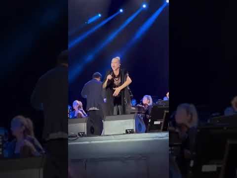 HANDE YENER - GİT (Hande Bizi Sezen'e Götür/ İstanbul)