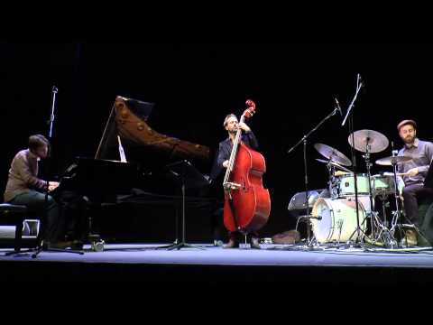 Alessandro Lanzoni Trio: Dark Flavour (Hong Kong, 19/12/2014)