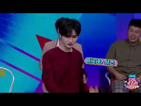 180602 Zhu Zheng ting Modern dance in Happy camp