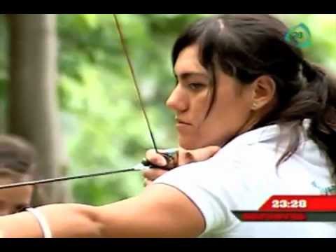 Alejandra Valencia imparte una clínica para niños