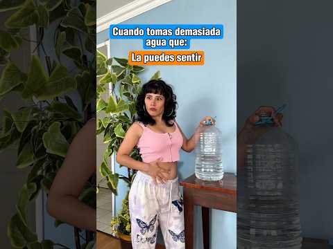 Cuando tomo mucha agua 🤣 #shorts #humor #tiktokvideo #latina #comedia #funny #fyp #mexico