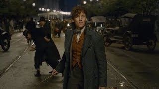 Video trailer för Fantastic Beasts: The Crimes of Grindelwald - Official Comic-Con Trailer