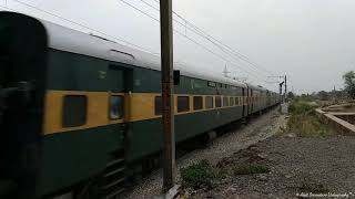 preview picture of video '22405 UP Bhagalpur Anand Vihar Terminal Garib Rath Express at Flat 130KMPH'