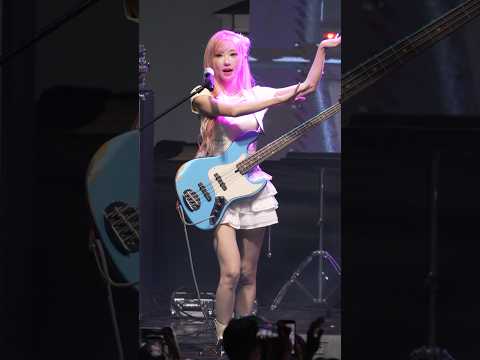 260512 QWER - 눈물참기 (마젠타 직캠) 상지대학교 축제