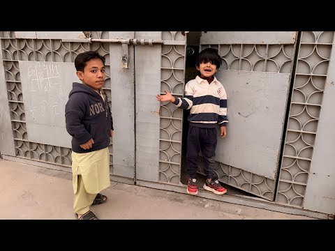 Chota Bona Humare Ghar Agaya 😰| Pumpi Ne Darwaza Khul Diya ?😱|