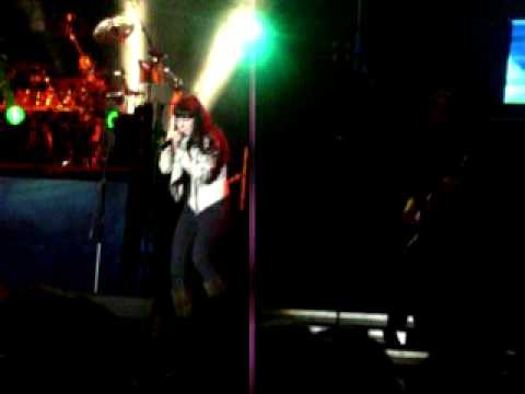 Ewa Farna - HQ Zavri oči 2009.11.15 Wrocław