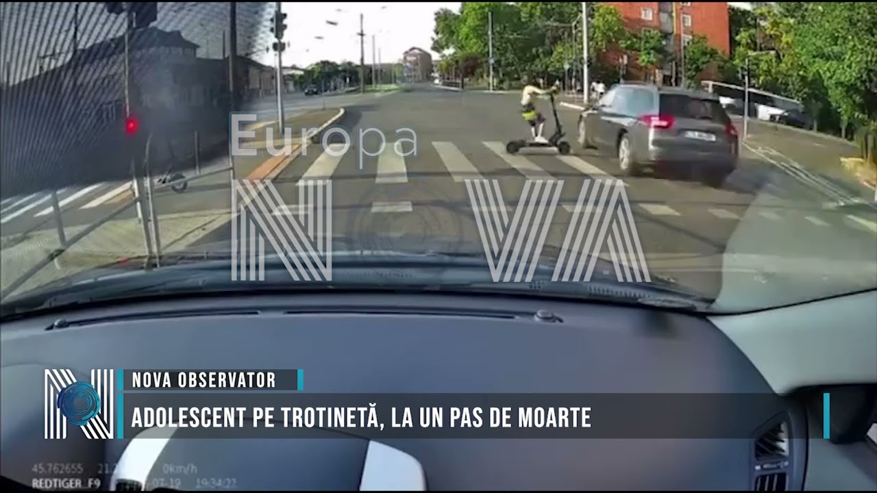 Adolescent pe trotinetă, la un pas de moarte