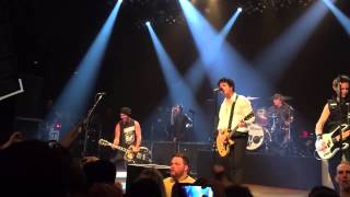 Green Day and Tim Armstrong - Radio (The House of Blues 2015)