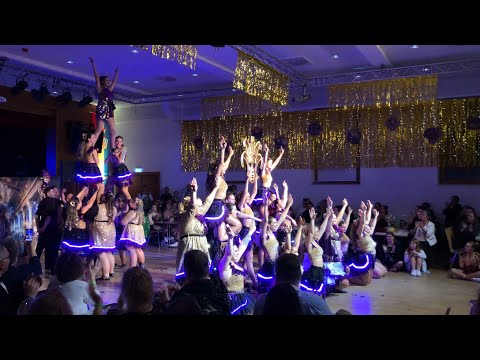 Jubiläums-Showtanz „Glitzer Glamour Partytime“