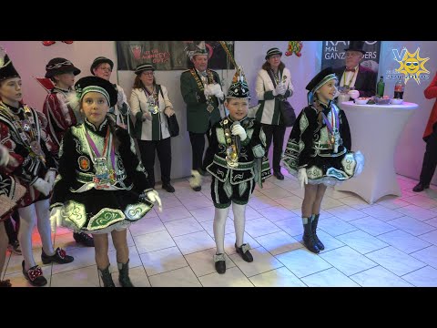 Kinderprinz Tom II mit Page Lilja und Freya aus Eupen Hymne