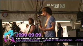 Kisschasy - Opinions Wont Keep You Warm At Night (Big Day Out 2010)