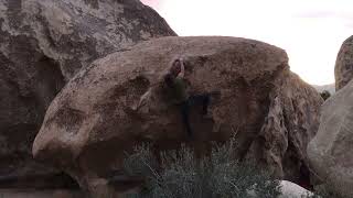Video thumbnail of Squirm (Right). Joshua Tree
