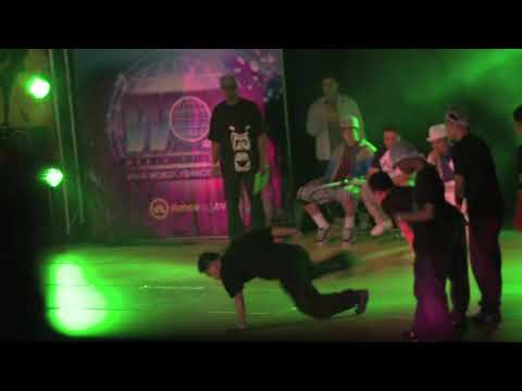 Floor Obsessions vs Part Time Models. WOD 2009