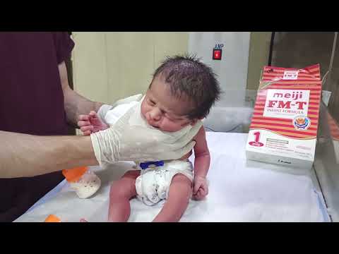 Newborn Baby First Feeding Guide | How to Prepare Safe First Food for Newborns | NICU Baby Feeding
