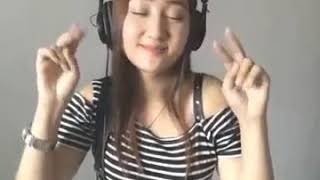 Download lagu Goyang Dua Jari By Sandrina /smule mp3