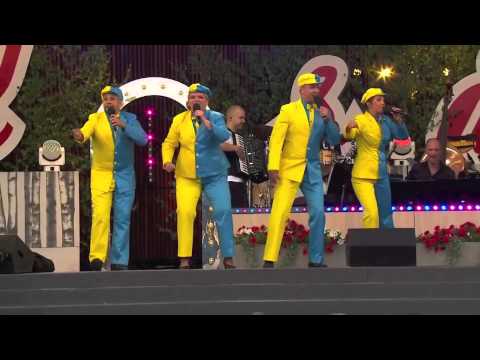 Milda Makter i ''Allsång på Skansen' sjunger Thore Skogman