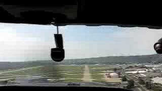 preview picture of video 'Cessna 182 landing at Lunken Airport KLUK'