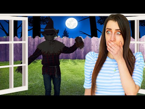 C'È QUALCUNO NASCOSTO IN GIARDINO!!!LO SPAVENTAPASSERI MALEDETTO!*STORIE PAUROSE*