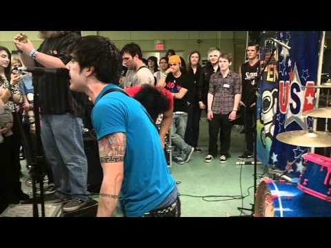 Patent Pending Plays Walk In Closet (Complete with a Rubix Challenge and stolen cameras)