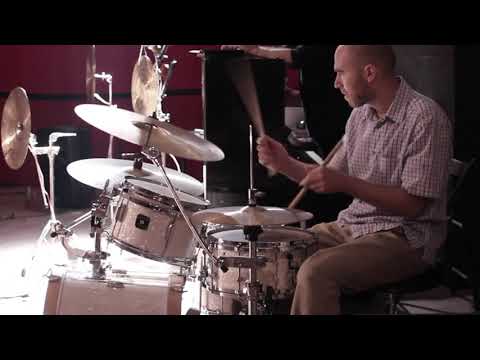 Pražský improvizační orchestr & hosté: debut album