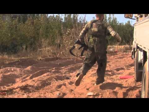 جولة ميدانية داخل أحد النقاط العسكرية في منطقة بداما في منطقة جسر الشغور بعد السيطرة عليها من قبل لواء الشهيد حمزة الخطيب