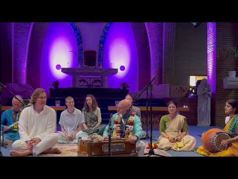 Oh Radha, Oh Krishna Song | Mahatma Das