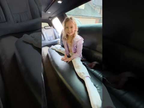 How cheerleaders do things different 🤸 #jonathanjoly #shorts #cheerleader