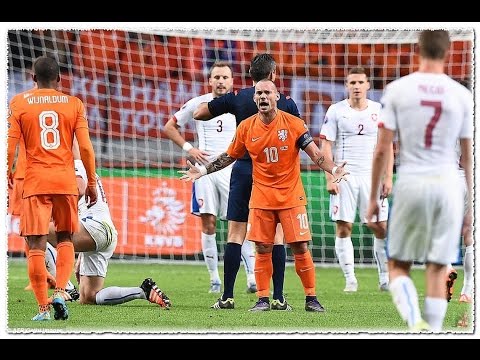 Holland 2-3 Czech Republic : Persie nets own-goal as Netherlands fail to qualify for Euro 2016