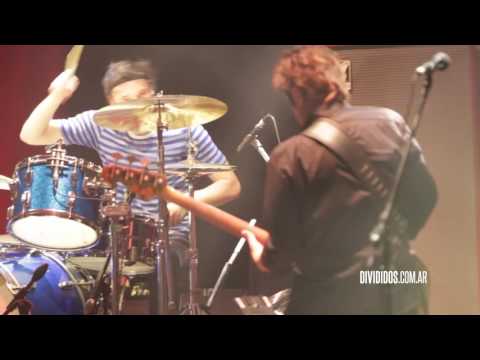 download lagu mp3 mp4 Sobrio A Las Piñas, download lagu Sobrio A Las Piñas gratis, unduh video klip Sobrio A Las Piñas