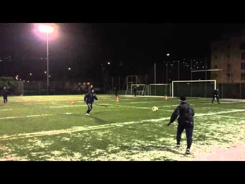 Steil-Klatsch-Verwertung eines Flugballes