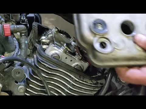 Kawasaki Vulcan 900 Disassembly and Valve Clearance Inspection