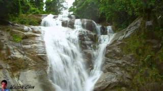 preview picture of video 'the Jangkar waterfall with Wilson and friends. Sematan, Sarawak Borneo'