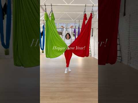 Happy New Year!🥳 #aerialyoga #aerialsilks #aerialtricks #aerialhammock #aerial #newyear2026 #yoga