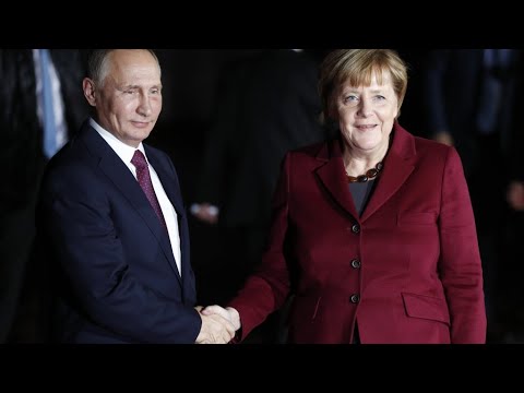 بوتين يلتقى ميركل قرب برلين ويدعو الاتحاد الأوروبي للمساهمة في إعادة إعمار سوريا