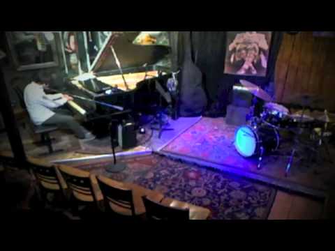 Eden Ladin - 'How Deep Is the Ocean'. Solo piano, live @ Smalls Jazz Club