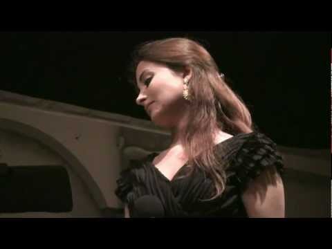 Raquel Peters em Refugidos-Eu queria cantar-te um fado.avi