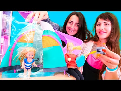 Sevcan ve Ümit Barbie Dream House'daki havuzu kış havuzuna çeviriyor. Barbie videoları