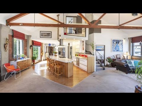 5 Edge Hill, Mount Victoria - Wellington (Michael Jones)