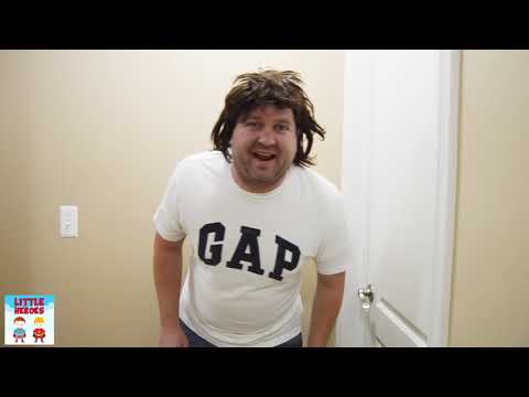 Little Heroes Play Game of Clues with Sketchy Mechanic