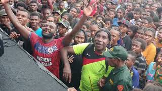 Download lagu mitha guncang Kuraro. mp3