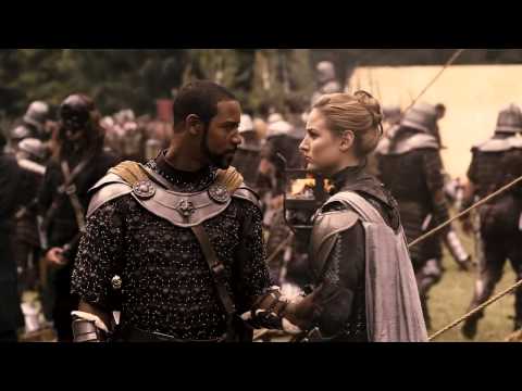 Leelee Sobieski In Leather Armor
