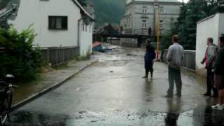 preview picture of video 'Záplavy Benešov nad Ploučnicí 4.července 2009 3/4'