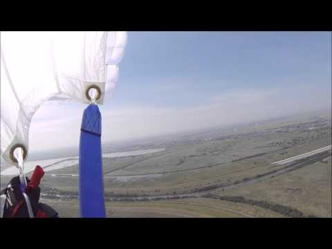 skydiving malfunction / Two canopies out