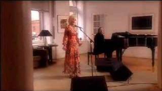 Dolly Parton sings Imagine