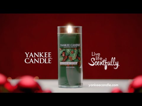 Yankee Candle Farm Fresh Peach kvepianti žvakė, 623 g video