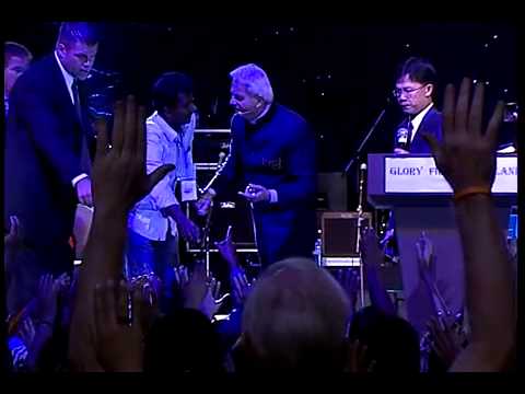 Benny Hinn-Henry Madava-Dag in Grory Filled Thailand 2012,13_3