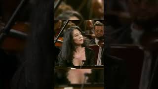 Download lagu Ravel Piano Concerto in G Major w. Martha Algerich (1/2) mp3 Download lagu Ravel Piano Concerto in G Major w. Martha Algerich (1/2) mp3