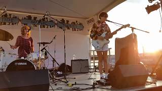 The Courtneys - Virgo (Live)