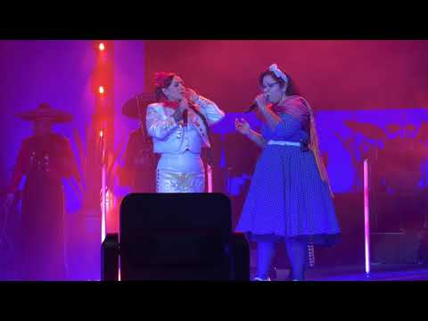 En el último trago - Lila Downs y La Santa Cecilia