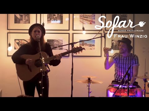 Frau winzig - Girlie | Sofar Aachen